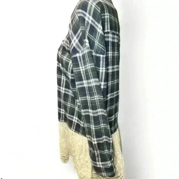 Altar'd State Women's Green Plaid Button-Up Shirt Lace Bottom Hem Size S - Picture 3 of 5